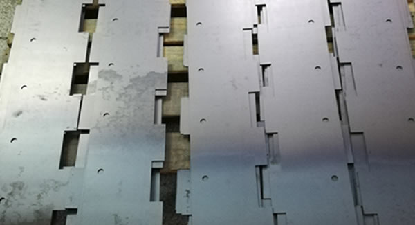 廣有五金專業(yè)生產(chǎn)長合頁、焊接合頁、重型合頁等特殊合頁?