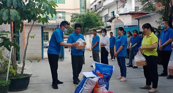 尊重勞動，致敬勞動者|廣有五金&東莞合頁?