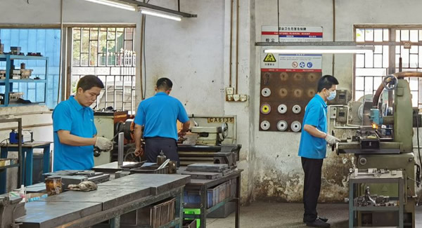 “平、直、順”重塑長(zhǎng)合頁(yè)連接標(biāo)準(zhǔn)，賦能精密設(shè)備高效開(kāi)合|廣有五金&東莞合頁(yè)