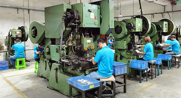 25年只琢磨一件事——讓“開合”這件事，順到?jīng)]存在感|廣有五金&東莞合頁?