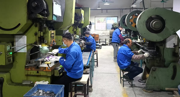 廣有五金火了！阿里實(shí)拍揭秘：好合頁(yè)是這樣造出來(lái)的|廣有五金&東莞合頁(yè)?